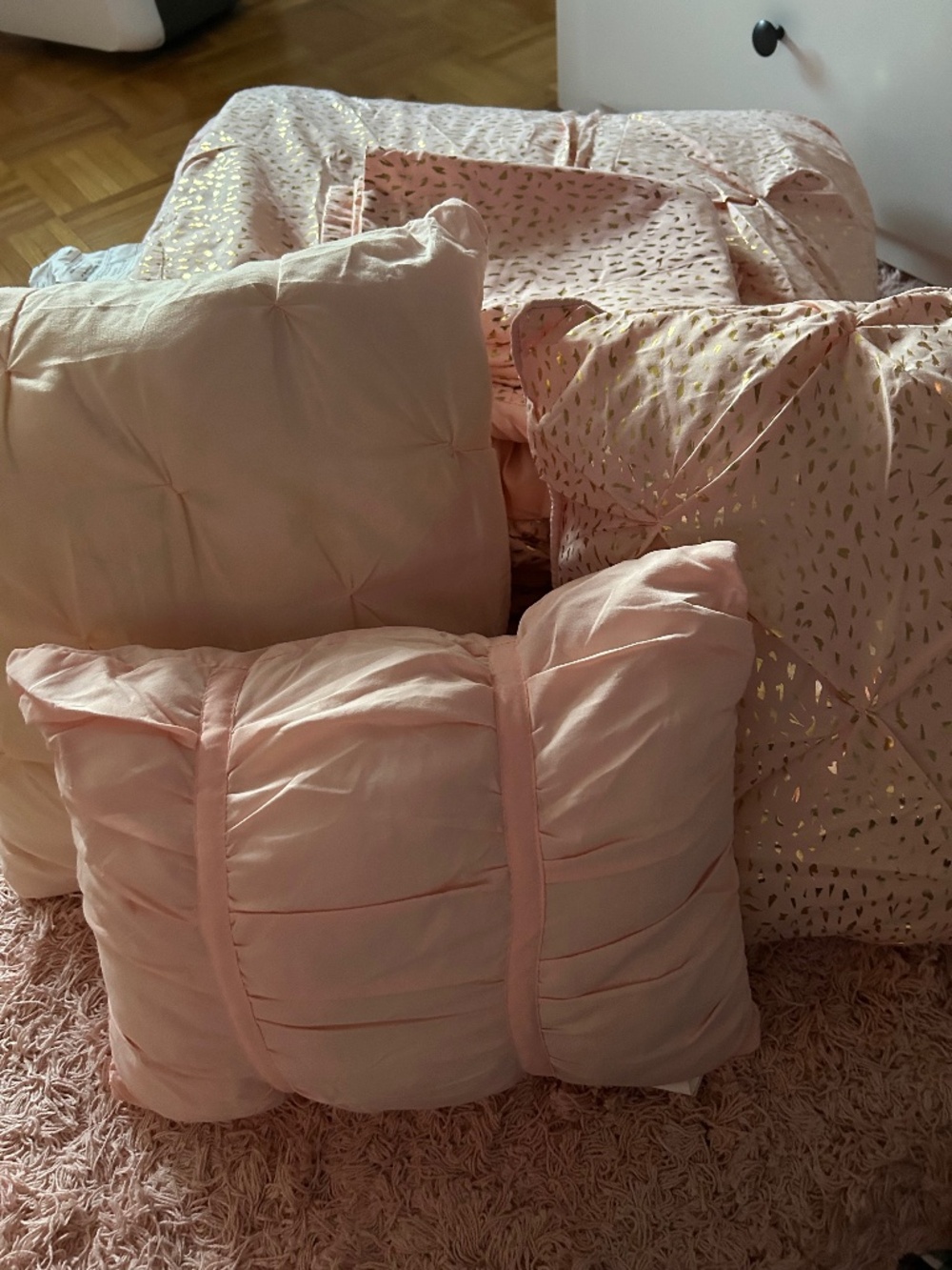 Rose Gold 6 Piece Bedding Set